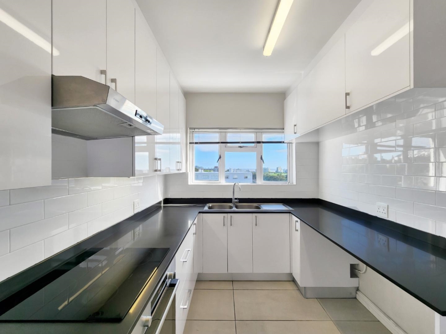 To Let 2 Bedroom Property for Rent in Green Point Western Cape